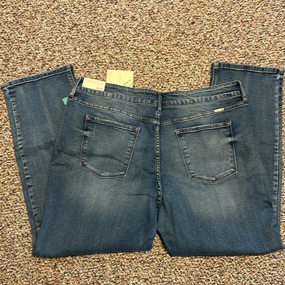 👖KanCan👖Plus size, KanCan, mid rise straight jean. Size 22W x 30L. - Picture 9 of 10